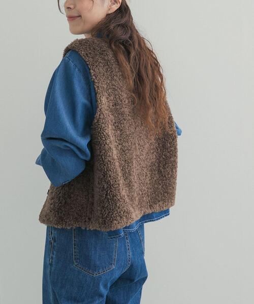 URBAN RESEARCH DOORS（アーバンリサーチドアーズ）の「テディボアベスト 26AW（ダウンベスト・レディース・ベージュ系その他/ブラウン・FREE）」の15枚目の写真