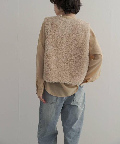 URBAN RESEARCH DOORS（アーバンリサーチドアーズ）の「テディボアベスト 26AW（ダウンベスト・レディース・ベージュ系その他/ブラウン・FREE）」の14枚目の写真