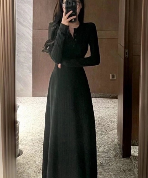 Lips(リップス)の「柔らかなリブ素材で心地よくフィット!女性らしいシルエットを叶えるヘンリーネックAラインワンピース(ワンピース・レディース・グレー/ブラック/ベージュ・FREE)」の7枚目の写真