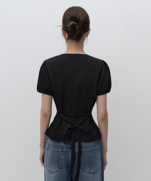 MUSINSA STANDARD WOMAN（ムシンサスタンダードウーマン）の「ウィメンズRNスリムタイフィット半袖ブラウス[ブラック]（シャツ/ブラウス・レディース・その他・SMALL/MEDIUM/LARGE）」の4枚目の写真