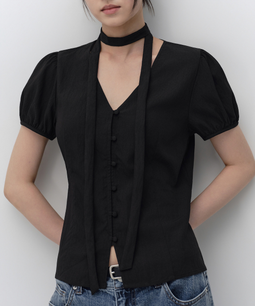 MUSINSA STANDARD WOMAN（ムシンサスタンダードウーマン）の「ウィメンズRNスリムタイフィット半袖ブラウス[ブラック]（シャツ/ブラウス・レディース・その他・SMALL/MEDIUM/LARGE）」の2枚目の写真