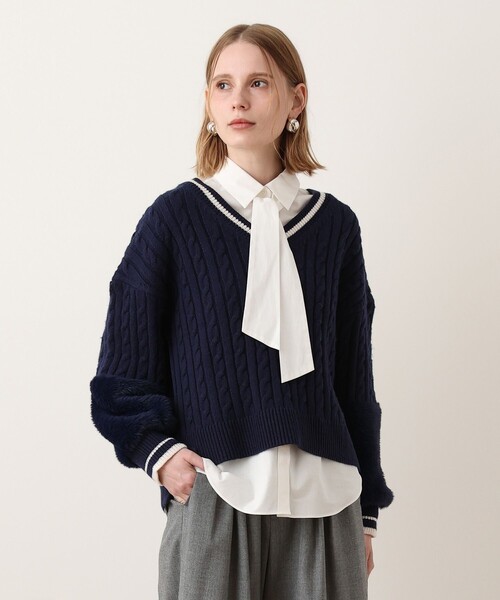 allureville(アルアバイル)の「バイカラーケーブルⅤプルオーバー(ニット/セーター・レディース・ダークネイビー/ホワイト系その他・2)」の4枚目の写真