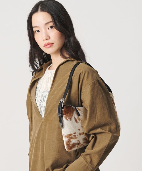 MOHI(モヒ)の「<MOHI...>レザー スクエア ウェスタンベルト バッグ(ショルダーバッグ・レディース・その他1/ダークブラウン・FREE)」の17枚目の写真