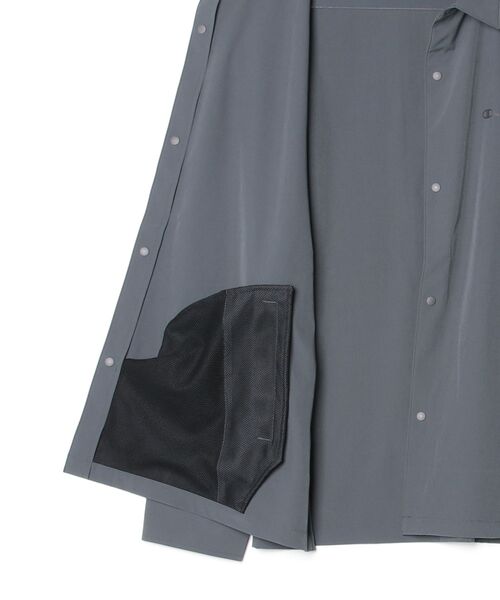 Champion（チャンピオン）の「チャンピオン Champion COACH SHIRT（シャツ/ブラウス・メンズ・チャコールグレー/サンドグレー・LL/L/M）」の4枚目の写真