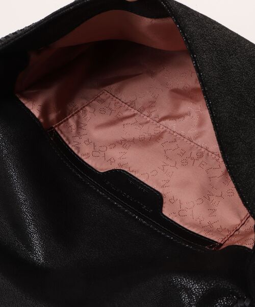 STELLA McCARTNEY（ステラマッカートニー）の「Falabella Messenger Bag / ファラベラ メッセンジャー バッグ（ショルダーバッグ・レディース・ブラック・ONE SIZE）」の4枚目の写真