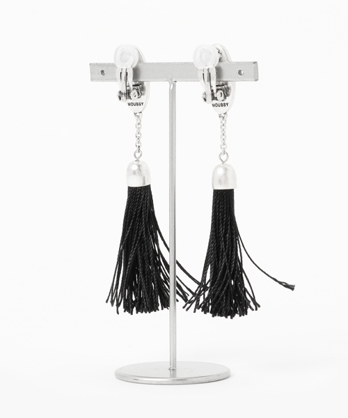 MOUSSY（マウジー）の「FRINGE EARRING（イヤリング・レディース・ブラック/シルバー/ゴールド・FREE）」の4枚目の写真