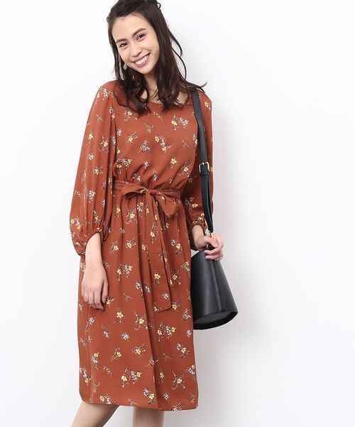 ROPE' PICNIC（ロペピクニック）の「花柄ミモレ丈ワンピース（ワンピース・レディース・キャメル/ブラック・36/38）」の2枚目の写真