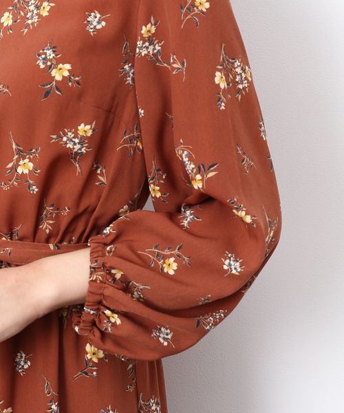 ROPE' PICNIC（ロペピクニック）の「花柄ミモレ丈ワンピース（ワンピース・レディース・キャメル/ブラック・36/38）」の5枚目の写真