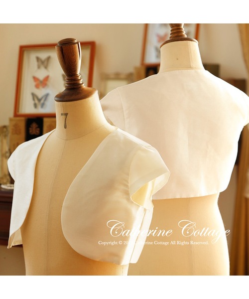 Catherine Cottage(キャサリンコテージ)の「フレンチスリーブシャンタンボレロ(カーディガン/ボレロ・キッズ・ホワイト/ブラック・M/S/L)」の4枚目の写真