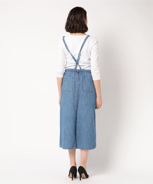 LBC（エルビーシー）の「デニムエプロンワンピース （ワンピース・レディース・ブルー/ネイビー・MEDIUM）」の3枚目の写真