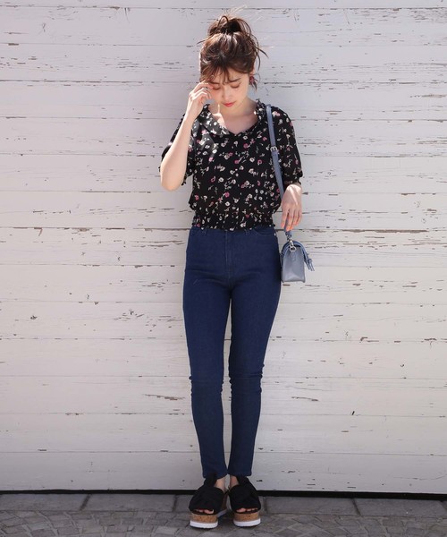 one after another NICE CLAUP（ワンアフターアナザーナイスクラップ）の「丸衿レトロ花柄ブラウス（シャツ/ブラウス・レディース・アイボリー/ブラック/ピンク・FREE）」の6枚目の写真