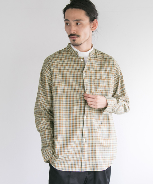 URBAN RESEARCH（アーバンリサーチ）の「LOOSE FIT STAND COLLAR SHIRTS（シャツ/ブラウス・メンズ・オフホワイト/ベージュ系その他/ブルー系その他/キャメル・M/L）」の3枚目の写真