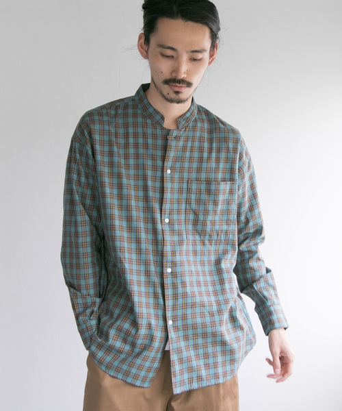 URBAN RESEARCH（アーバンリサーチ）の「LOOSE FIT STAND COLLAR SHIRTS（シャツ/ブラウス・メンズ・オフホワイト/ベージュ系その他/ブルー系その他/キャメル・M/L）」の4枚目の写真
