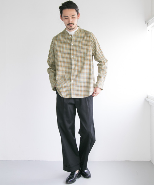 URBAN RESEARCH（アーバンリサーチ）の「LOOSE FIT STAND COLLAR SHIRTS（シャツ/ブラウス・メンズ・オフホワイト/ベージュ系その他/ブルー系その他/キャメル・M/L）」の6枚目の写真