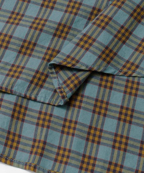 URBAN RESEARCH（アーバンリサーチ）の「LOOSE FIT STAND COLLAR SHIRTS（シャツ/ブラウス・メンズ・オフホワイト/ベージュ系その他/ブルー系その他/キャメル・M/L）」の21枚目の写真