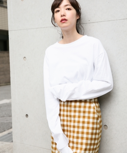 LOWRYS FARM(ローリーズファーム)の「JERZEESリメイクショートT 808661(Tシャツ/カットソー・レディース・ブラック/グレー/オフホワイト/イエロー・FREE)」の2枚目の写真