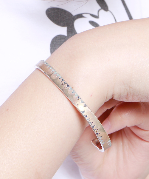 ネコ　idealismsound イディアリズムサウンド　バングル ネコ様専用 idealismsound イディアリズムサウンド バングル