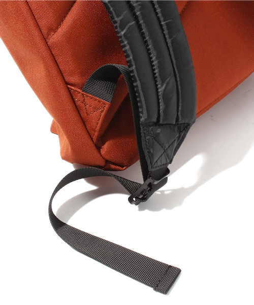 coen（コーエン）の「ナイロンデイパック（バックパック/リュック・メンズ・ブラック/オレンジ・フリー）」の5枚目の写真