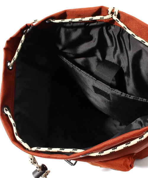 coen（コーエン）の「ナイロンデイパック（バックパック/リュック・メンズ・ブラック/オレンジ・フリー）」の6枚目の写真