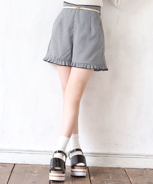 one after another NICE CLAUP(ワンアフターアナザーナイスクラップ)の「ゴールドベルト付きフリルショートパンツ(その他パンツ・レディース・アイボリー/ブラック/ベージュ系その他/チェック・FREE)」の4枚目の写真