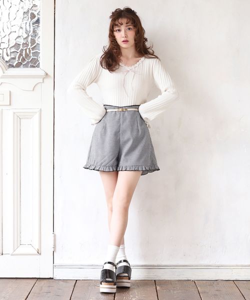 one after another NICE CLAUP(ワンアフターアナザーナイスクラップ)の「ゴールドベルト付きフリルショートパンツ(その他パンツ・レディース・アイボリー/ブラック/ベージュ系その他/チェック・FREE)」の18枚目の写真