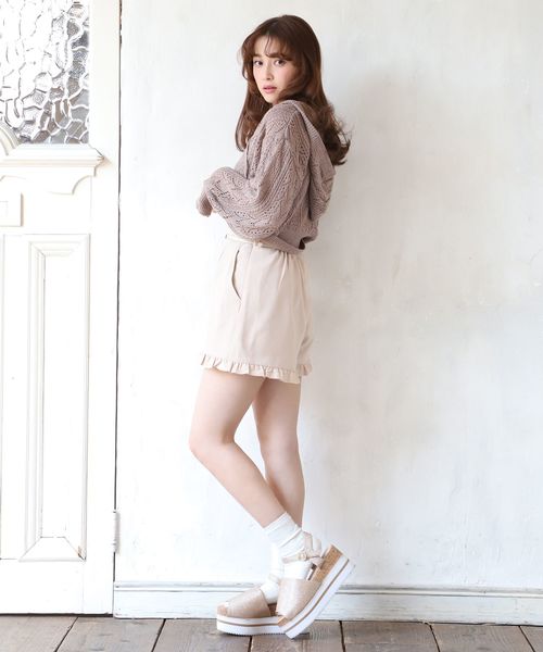 one after another NICE CLAUP(ワンアフターアナザーナイスクラップ)の「ゴールドベルト付きフリルショートパンツ(その他パンツ・レディース・アイボリー/ブラック/ベージュ系その他/チェック・FREE)」の8枚目の写真