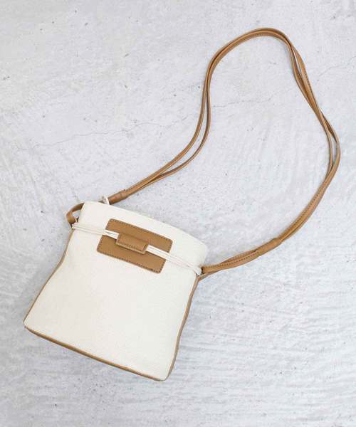 MODE ROBE（モードローブ）の「ショルダーバッグ（ショルダーバッグ・レディース・ブラック/ベージュ/ブラウン・FREE）」の3枚目の写真