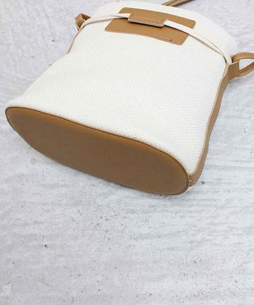 MODE ROBE（モードローブ）の「ショルダーバッグ（ショルダーバッグ・レディース・ブラック/ベージュ/ブラウン・FREE）」の4枚目の写真