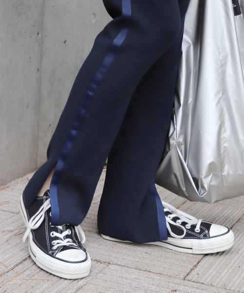 CONVERSE（コンバース）の「【CONVERSE/コンバース】ALL STAR J OX:オールスター ローカット（スニーカー・レディース・ホワイト/ブラック・23.5cm/24cm/24.5cm/23cm）」の2枚目の写真