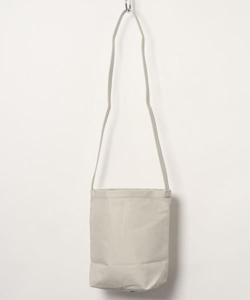 TASINAMI(タシナミ)の「【TASINAMI×Kanoco/タシナミ x カノコ】ミニショルダーバッグ(ショルダーバッグ・レディース・ホワイト/ブラック/グレー/ピンク/ブルー/アーミー・FREE)」の9枚目の写真