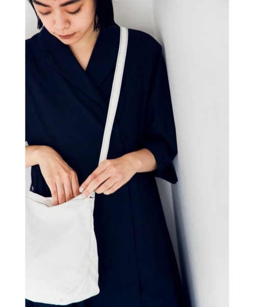 TASINAMI(タシナミ)の「【TASINAMI×Kanoco/タシナミ x カノコ】ミニショルダーバッグ(ショルダーバッグ・レディース・ホワイト/ブラック/グレー/ピンク/ブルー/アーミー・FREE)」の2枚目の写真