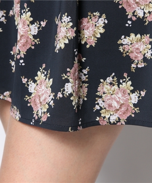 one after another NICE CLAUP（ワンアフターアナザーナイスクラップ）の「【ナイスクラップ】ブーケ柄スカート（スカート・レディース・ネイビー/グレー系その他/アイボリー・FREE）」の7枚目の写真