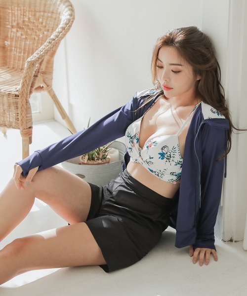 セール】ラッシュガード付きビキニ水着4点セット（水着）｜Lace
