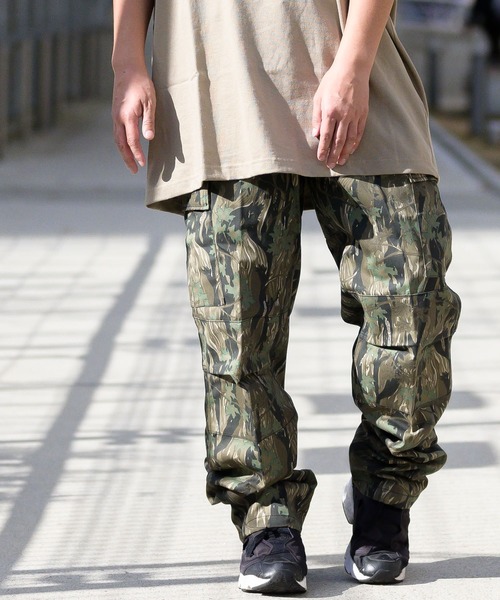 ROTHCO（ロスコ）の「【22】〔ROTHCO/ロスコ〕  無地&迷彩カーゴパンツ（カーゴパンツ・メンズ・カモフラージュ/グリーン系カモフラージュ/オリーブ/その他/ブラウン/バイオレット/ウッドランド/ブラック/グレー/レッド/ピンク/グレー系カモフラージュ/デザートカモ/スカイブルー/イエロー/オレンジ/グレー系その他/ベージュ系その他/サンドベージュ・MEDIUM/LARGE/X-LARGE）」の18枚目の写真