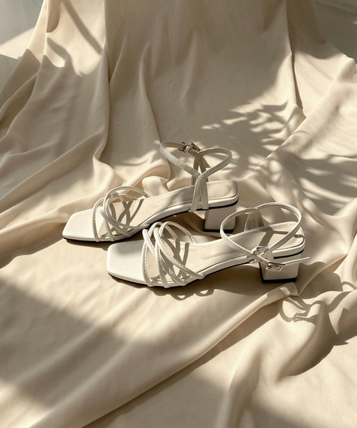 by muni:r（バイ ムニール）の「スクエアヒール　クロスストラップ　サンダル（サンダル・レディース・ホワイト/ブラック/イエロー・23.0cm/24.0cm/25.0cm/23.5cm）」の14枚目の写真