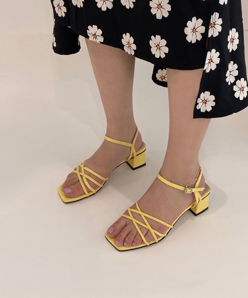 by muni:r（バイ ムニール）の「スクエアヒール　クロスストラップ　サンダル（サンダル・レディース・ホワイト/ブラック/イエロー・23.0cm/24.0cm/25.0cm/23.5cm）」の22枚目の写真