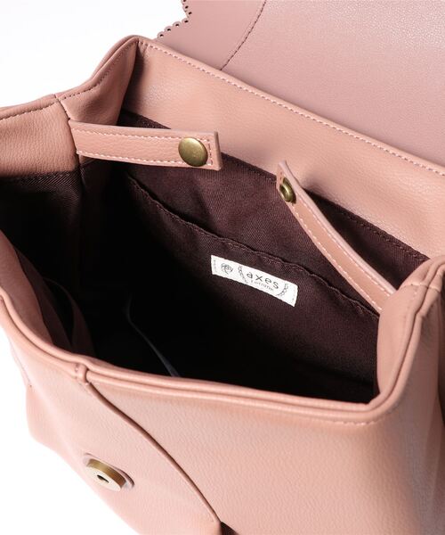 axes femme(アクシーズファム)の「パンチング2wayバッグ(ショルダーバッグ・レディース・ブラウン/ピンク/ブルー・MEDIUM)」の6枚目の写真
