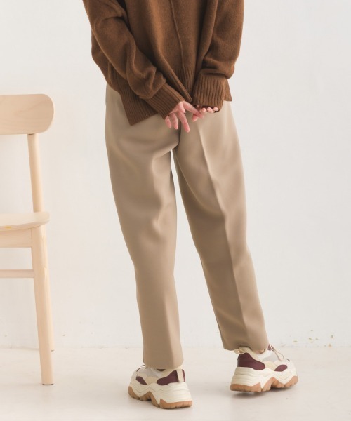 OMNES（オムネス）の「スポンジポンチタックパンツ（その他パンツ・レディース・ベージュ/モカ/ネイビー・LARGE/MEDIUM）」の6枚目の写真