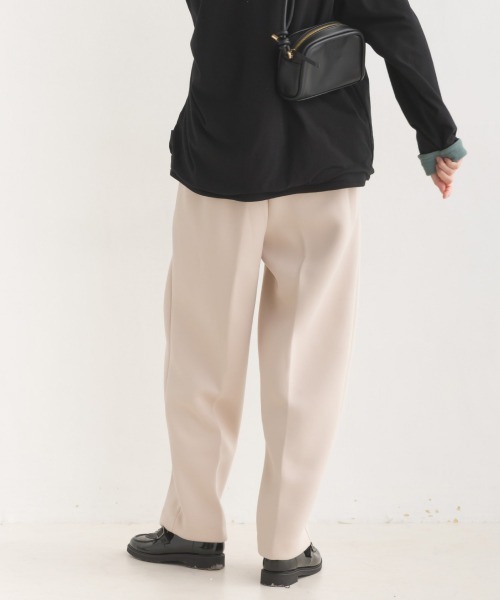 OMNES（オムネス）の「スポンジポンチタックパンツ（その他パンツ・レディース・ベージュ/モカ/ネイビー・LARGE/MEDIUM）」の13枚目の写真