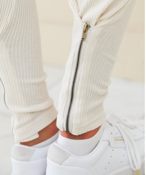 ALEXIA STAM（アリシアスタン）の「Zip Hem Rib Pants/ジップヘムリブパンツ（その他パンツ・レディース・ベージュ/アイボリー/モカ・S/M）」の7枚目の写真