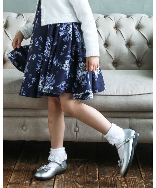 BeBe（ベベ）の「BeBe/ビジューバックルリボン付きストラップシューズ （17～20cm）（バレエシューズ・キッズ・ブラック/グレー・20/18/17/19）」の2枚目の写真