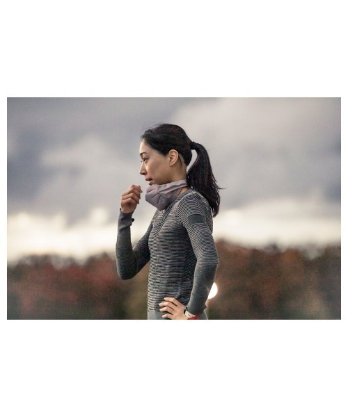 UNDER ARMOUR（アンダーアーマー）の「アクティブネックゲイター(トレーニング/UNISEX)（マスク・メンズ・ブラック/ネイビー/パープル・S-M/L-XL）」の10枚目の写真