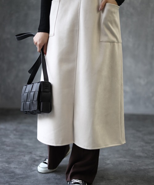 deux amour（ドゥーザムール）の「スエードジャンスカ（ジャンパースカート・レディース・ベージュ/グレー・MEDIUM）」の10枚目の写真