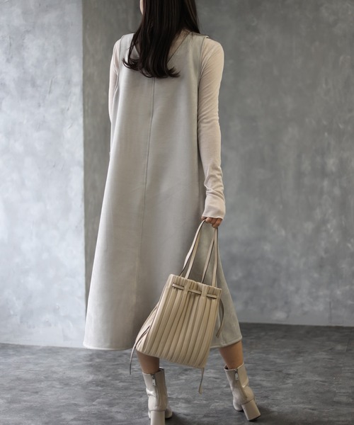 deux amour（ドゥーザムール）の「スエードジャンスカ（ジャンパースカート・レディース・ベージュ/グレー・MEDIUM）」の13枚目の写真