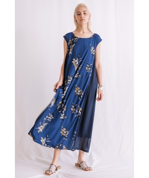 AULA AILA（アウラアイラ）の「ビッグフラワープリントドレス（ドレス・レディース・ホワイト/ブルー/グリーン・0）」の3枚目の写真