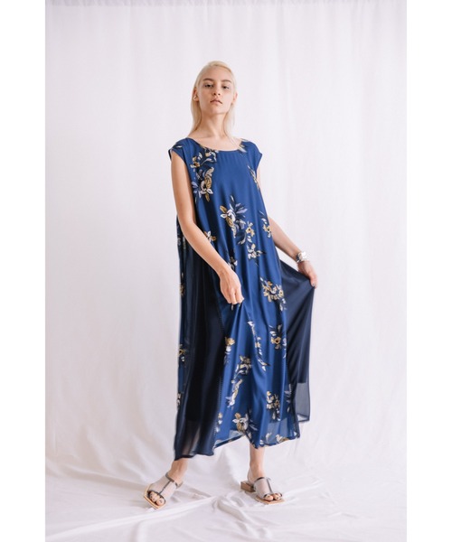 AULA AILA（アウラアイラ）の「ビッグフラワープリントドレス（ドレス・レディース・ホワイト/ブルー/グリーン・0）」の16枚目の写真