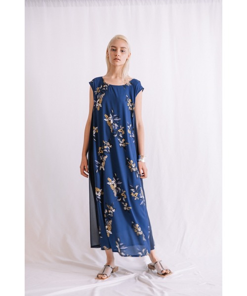 AULA AILA（アウラアイラ）の「ビッグフラワープリントドレス（ドレス・レディース・ホワイト/ブルー/グリーン・0）」の18枚目の写真