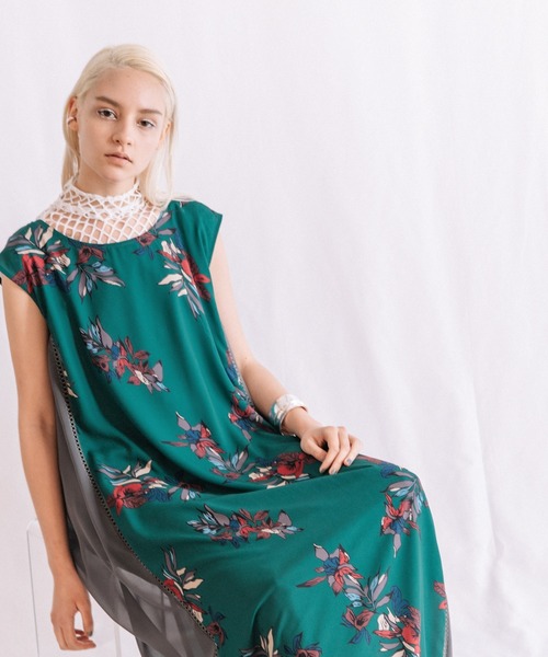 AULA AILA（アウラアイラ）の「ビッグフラワープリントドレス（ドレス・レディース・ホワイト/ブルー/グリーン・0）」の8枚目の写真