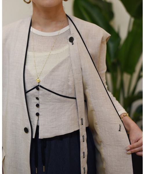 エイミーロウ　ビスチェレイヤードパイピングジャケットセット Eimee Law（エイミーロウ）の「パイピングデザインキャミビスチェ