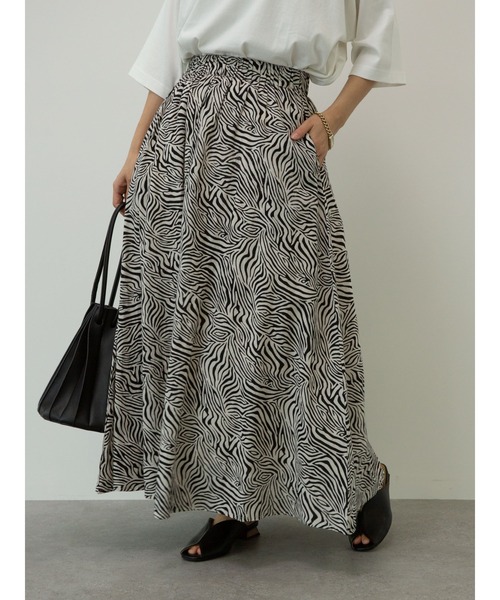 Green Parks(グリーンパークス)の「Iインドプリントギャザースカート*(スカート・レディース・ブラック/ネイビー/レッド・FREE)」の7枚目の写真